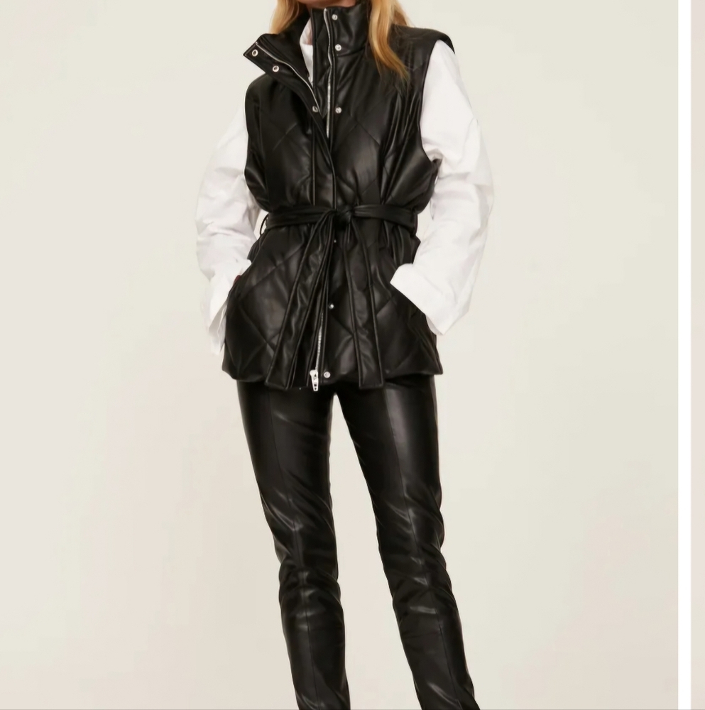 BLANKNYC Women’s Black Belted Vegan Leather Quilted Vest NWT M Belted Pockets M
